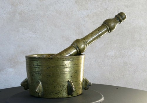 Mortier bronze très - mortier, beau