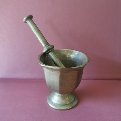Ancien mortier pillon - mortier, en