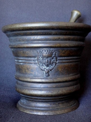 Ancien mortier bronze pilon - en,
