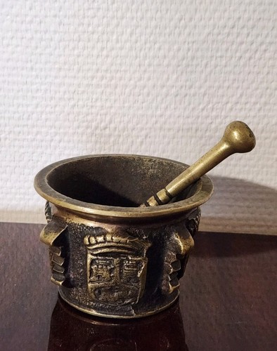 Ancien mortier bronze avec - mortier,